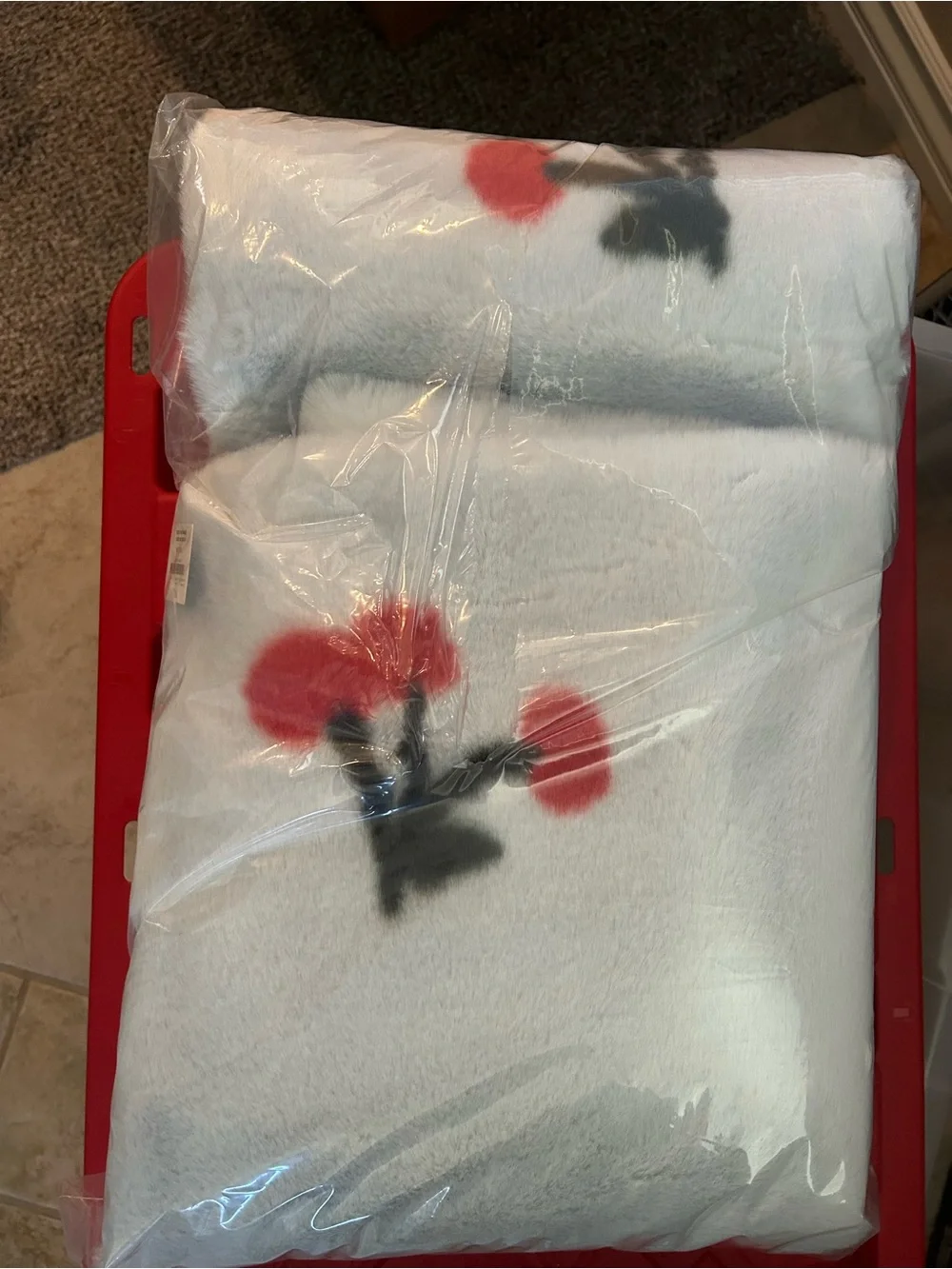 Icon Faux Fur Throw, 50 x 70, NWT, Blue Cherries